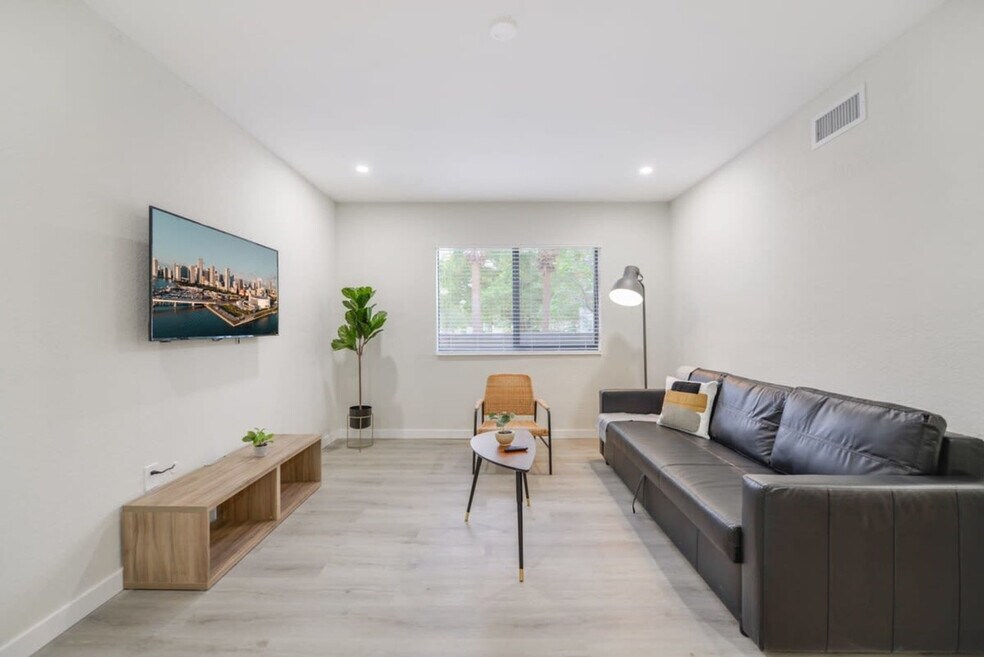 700 SW 11th Ave unit FL1-ID1022482P, Miami, FL 33130 - photo 1