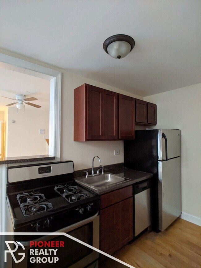 2842 N Orchard St unit 37, Chicago, IL 60657 - photo 2