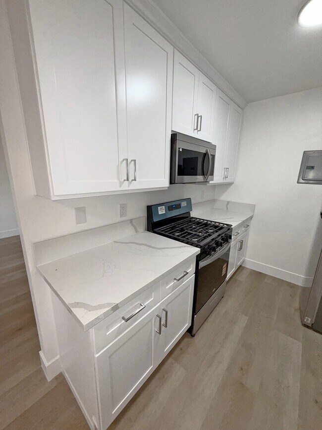 1852 N Wilton Place unit 9, Los Angeles, CA 90028 - photo 4