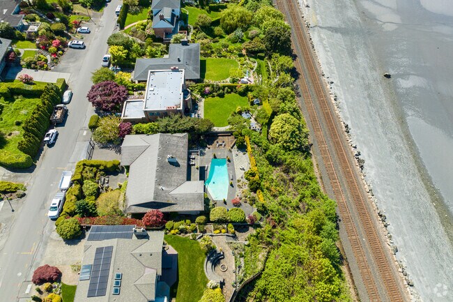 Many North Beach residents can enjoy the beautiful beach from their backyards.