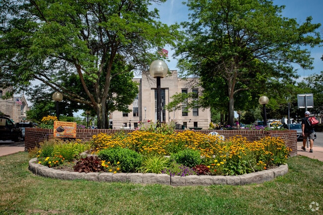 You can find lovely gardens throughout Kenmore.