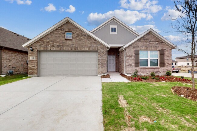 133 Hudson Ln unit 36481256, Justin, TX 76247 - photo 4