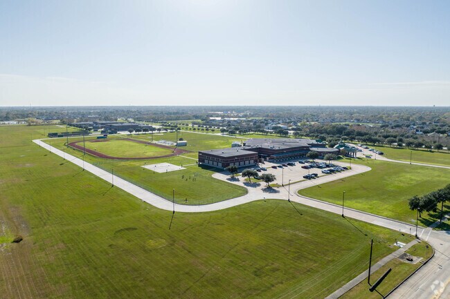 Rogers Middle School boasts a student body of 735 students.