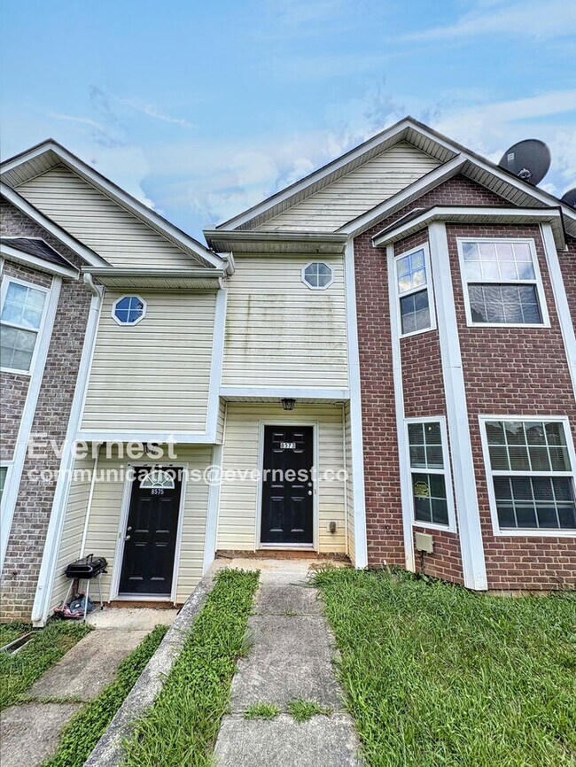 8573 Thomas Rd, Jonesboro, GA 30238