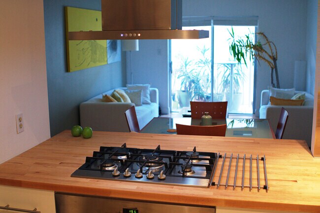 1615 Meridian Ave unit 204, Miami Beach, FL 33139 - photo 5