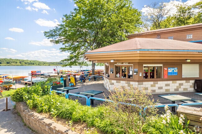 Dudgeon-Monroe's Wingra Park has a cafe that is open in warmer months.