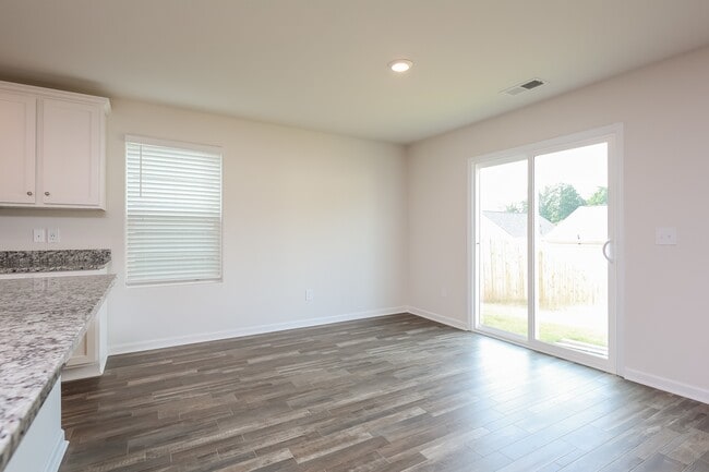 2123 Southlea Dr, Inman, SC 29349 - photo 4