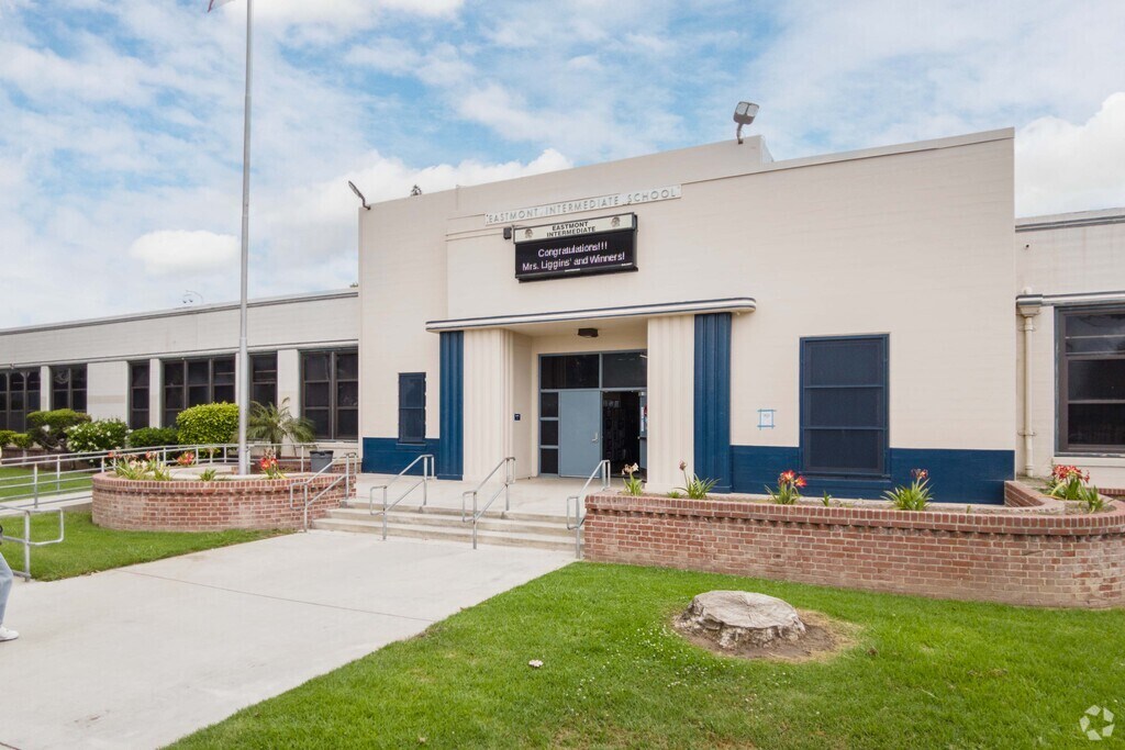 Eastmont Intermediate School welcomes middle school students of Montebello, CA.