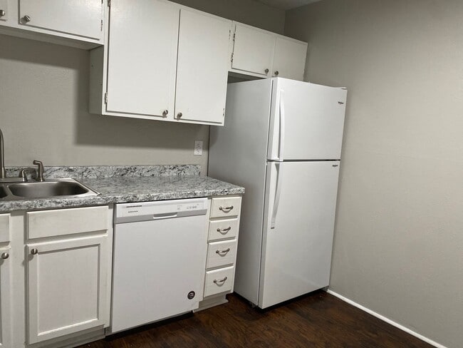 25 Brianfield Cove unit B, Jackson, TN 38305 - photo 3