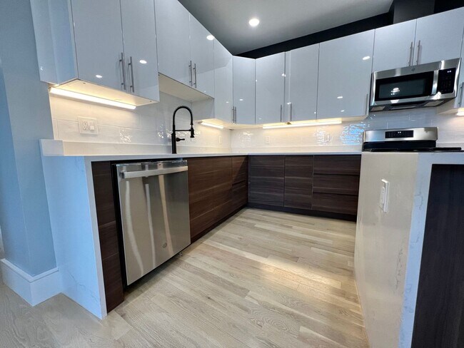 9 University Rd unit 1, Brookline, MA 02445 - photo 4