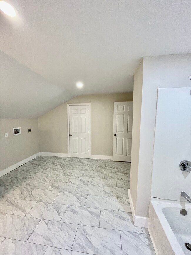 16 Crompton St unit 1, Worcester, MA 01610 - photo 5