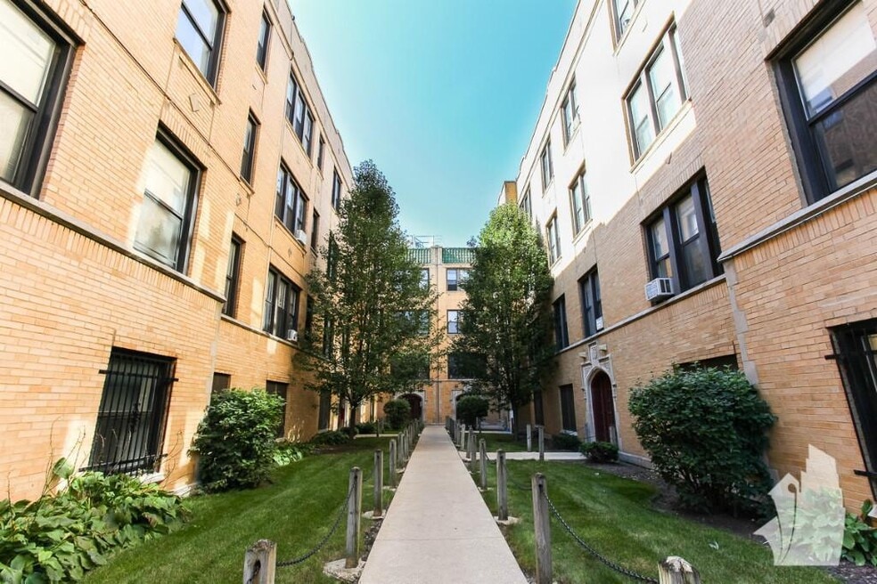 1530 N Kedzie Ave unit 1534-1G, Chicago, IL 60651 - photo 1