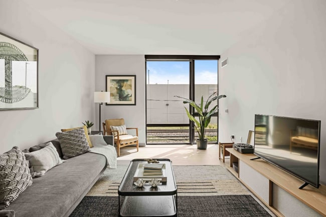 2151 N Elston Ave, Chicago, IL 60614 - photo 3