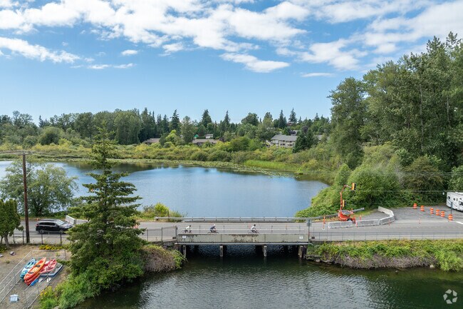Silver Beach residents enjoy a bounty of ourdoor activities.