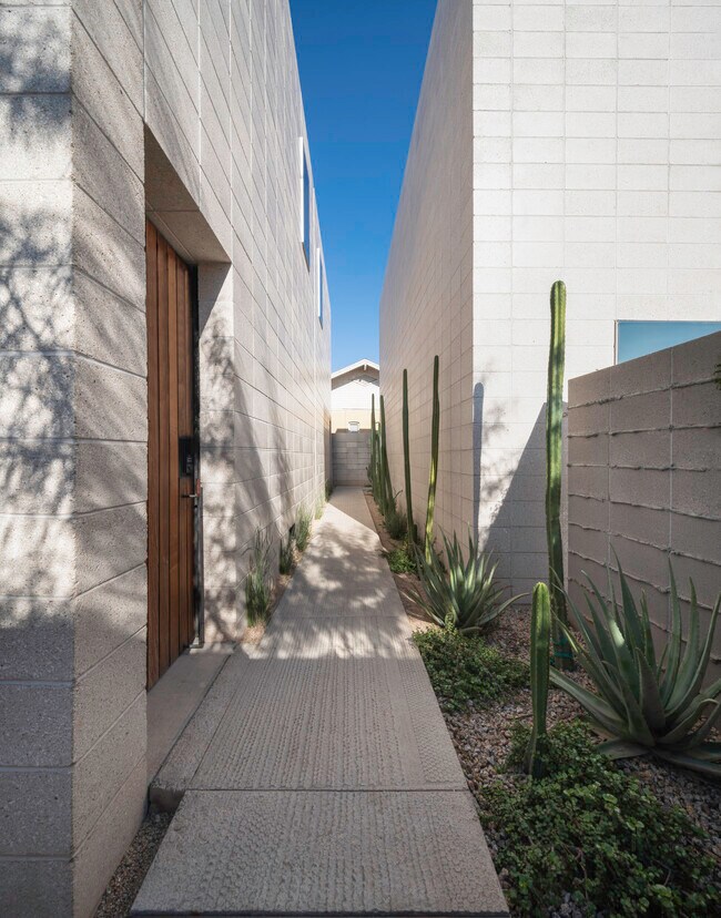 818 W Mckinley St, Phoenix, AZ 85007
