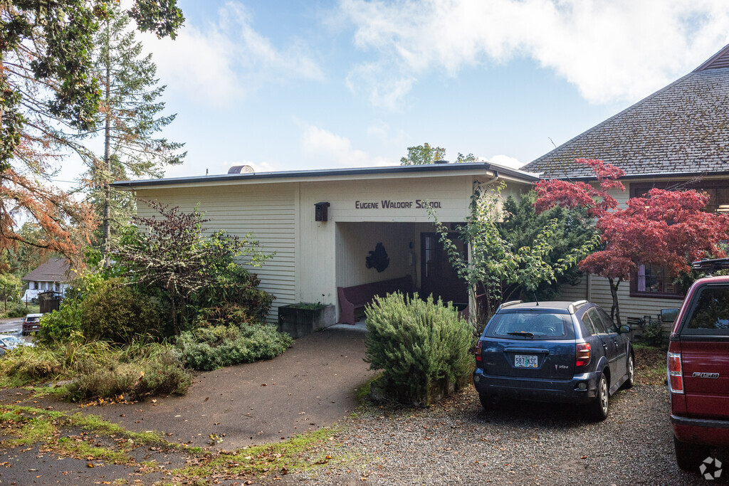 Eugene Waldorf School is a private school in the Crest Drive Neighborhood in Eugene.