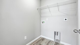 1028 Greenbrier Blvd Unit 37975511, Warsaw, IN 46582