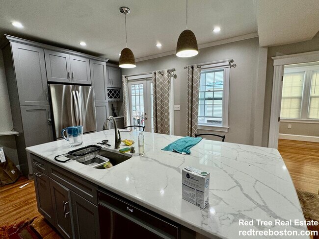 68 Manet Rd unit 1, Chestnut Hill, MA 02467 - photo 4