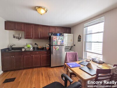 434 Franklin St unit 1, Cambridge, MA 02139 - photo 2