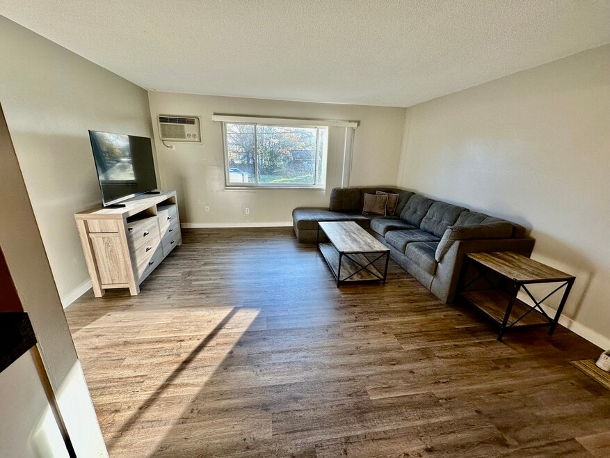 1637 S Riverside Ave unit Clairview Condo 7, Saint Clair, MI 48079 - photo 1