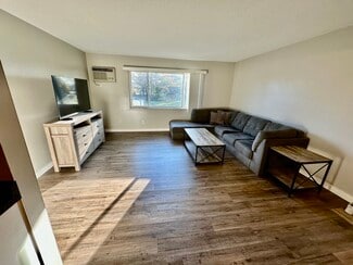 1637 S Riverside Ave Unit Clairview Condo #7, Saint Clair, MI 48079