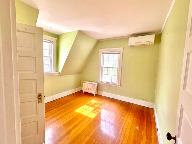 94 Florian St, Jamaica Plain, MA 02130 - photo 4
