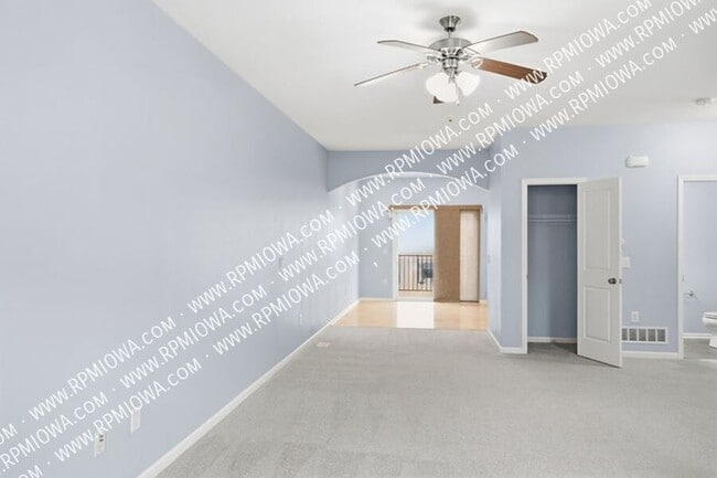 9140 Greenspire Dr, West Des Moines, IA 50266 - photo 4