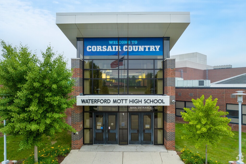 Mott High School has a healthy and positive student culture.