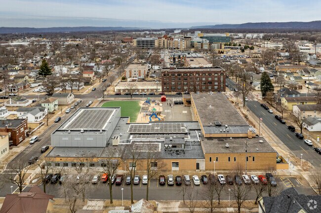 School of Technology and Arts I has 154 students.