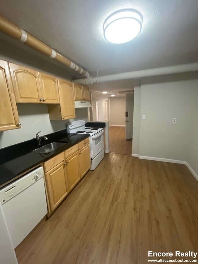 38 Hemenway St unit 57, Boston, MA 02115 - photo 5