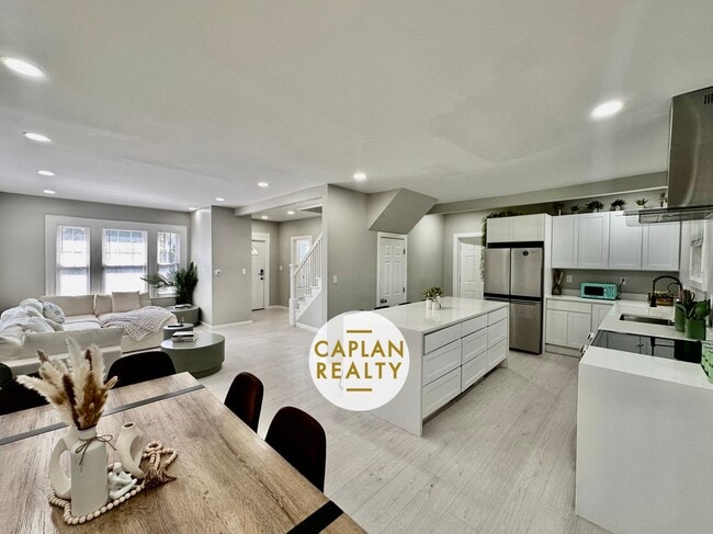 430 Lighthouse Rd, New Haven, CT 06512 - photo 2