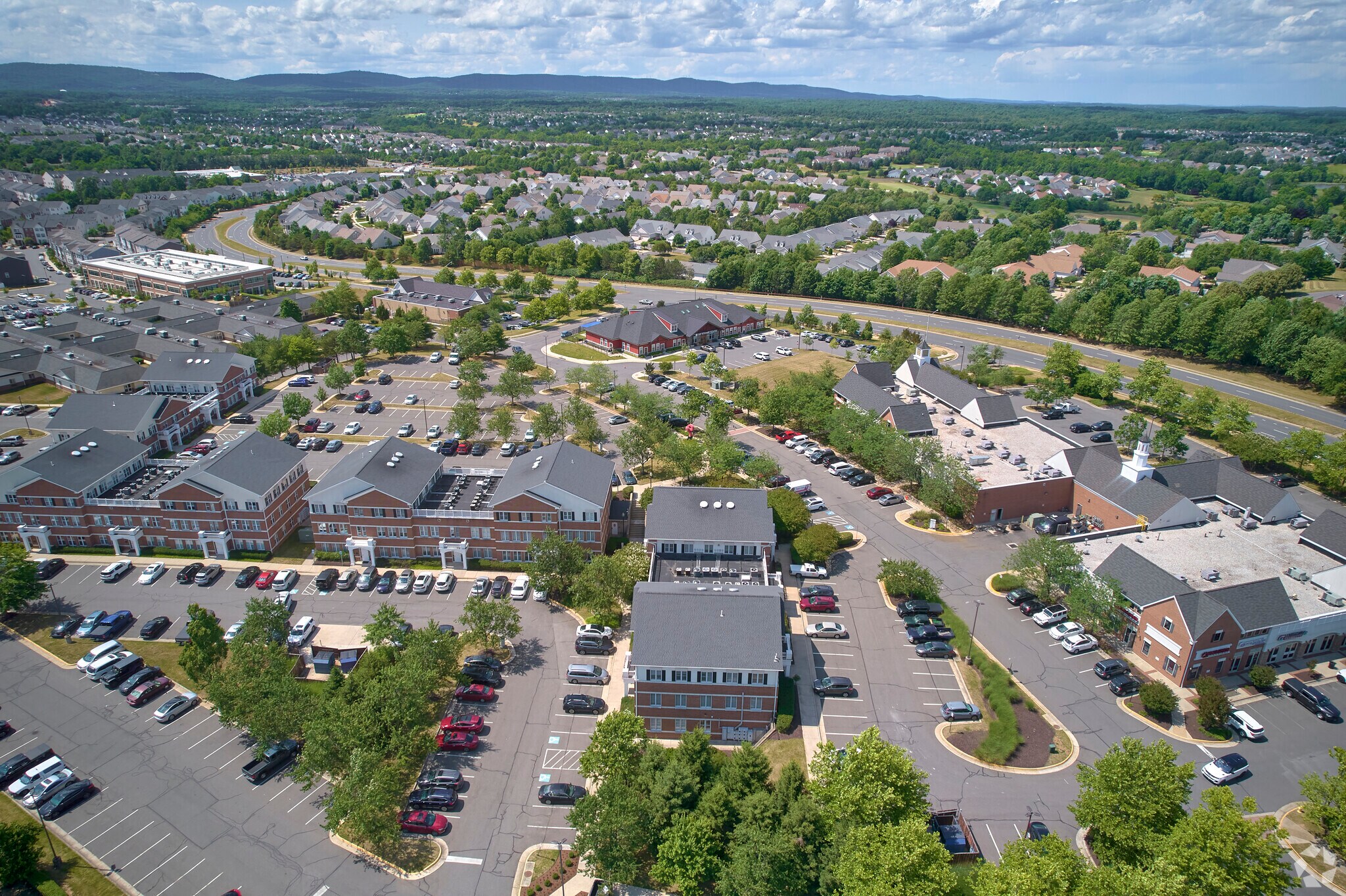 Retail and office space in Heritage Hunt.