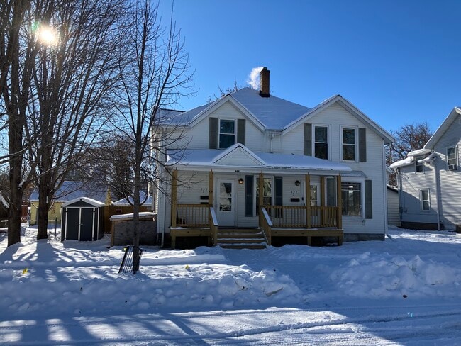 327 5th Ave unit APARTMENT 2, Baraboo, WI 53913 - photo 2