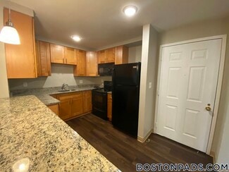 757 Highland Ave Unit 213N, Needham, MA 02494