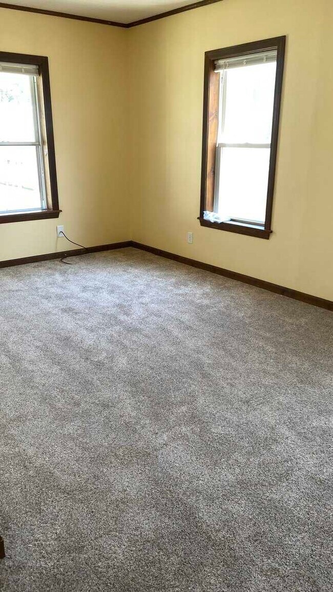 6 Hill Ave unit 2, Easthampton, MA 01027 - photo 4