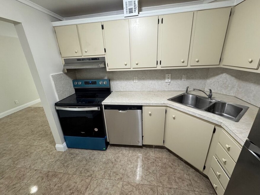 3101 Oakland Shores Dr, Oakland Park, FL 33309 - photo 1