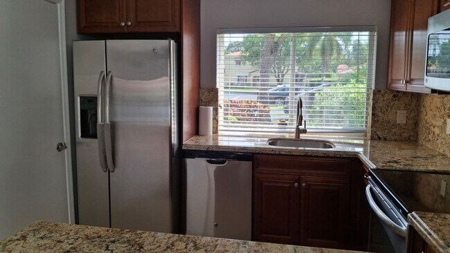 671 Deer Creek Corona Way, Deerfield Beach, FL 33442 - photo 4