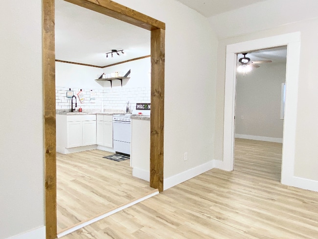 829 W Elm St, Springfield, MO 65806 - photo 4