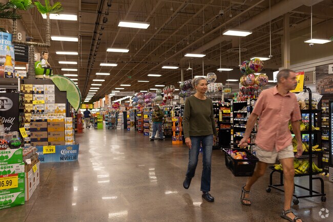 Fred Meyer provides groceries and household goods near Gleed.