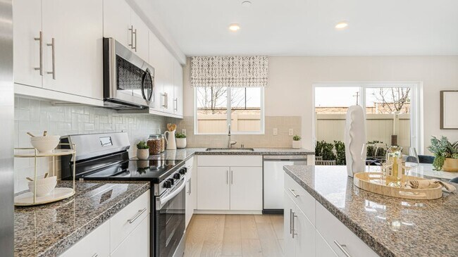 19252 Monticello Grove Way unit 36035581, Highgrove, CA 92507 - photo 5