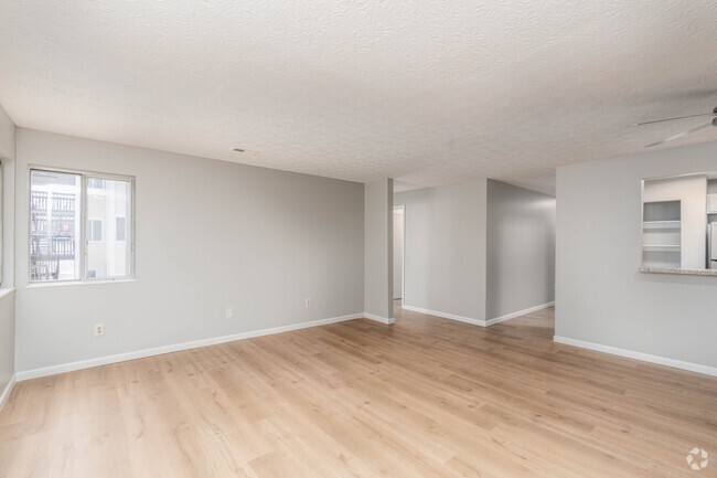 4BR, 2BA - 1266SF - Living Room