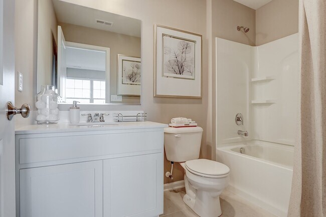 341 Kingsport Dr, South Elgin, IL 60177 - photo 5