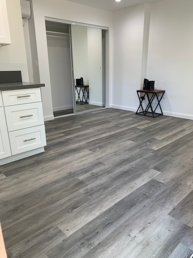 1102 Centinela Ave unit B, Santa Monica, CA 90403 - photo 5