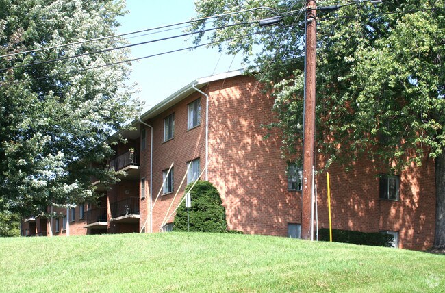 Edgewood Apartments, Hagerstown, MD 21740 - photo 5
