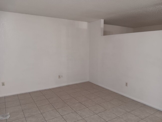 3052 N Alvernon Way unit 109, Tucson, AZ 85712 - photo 4