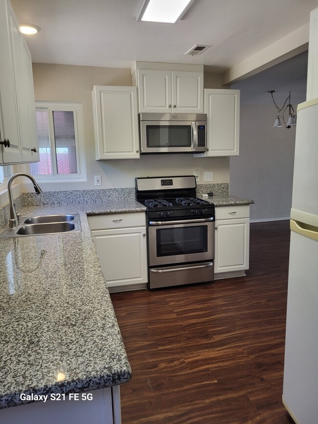 4536 Beverly Glen Dr, Oceanside, CA 92056 - photo 5