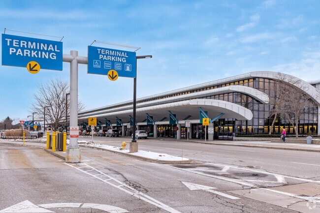 Bishop Airport near South Parks makes flying out of state a breeze.