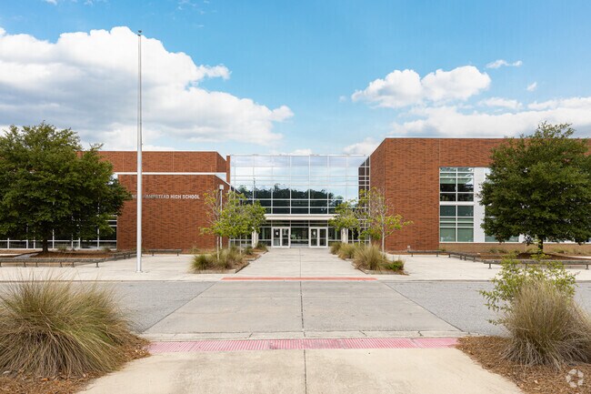 Students in grades 9-12 attend New Hampstead High School located in Bloomingdale.