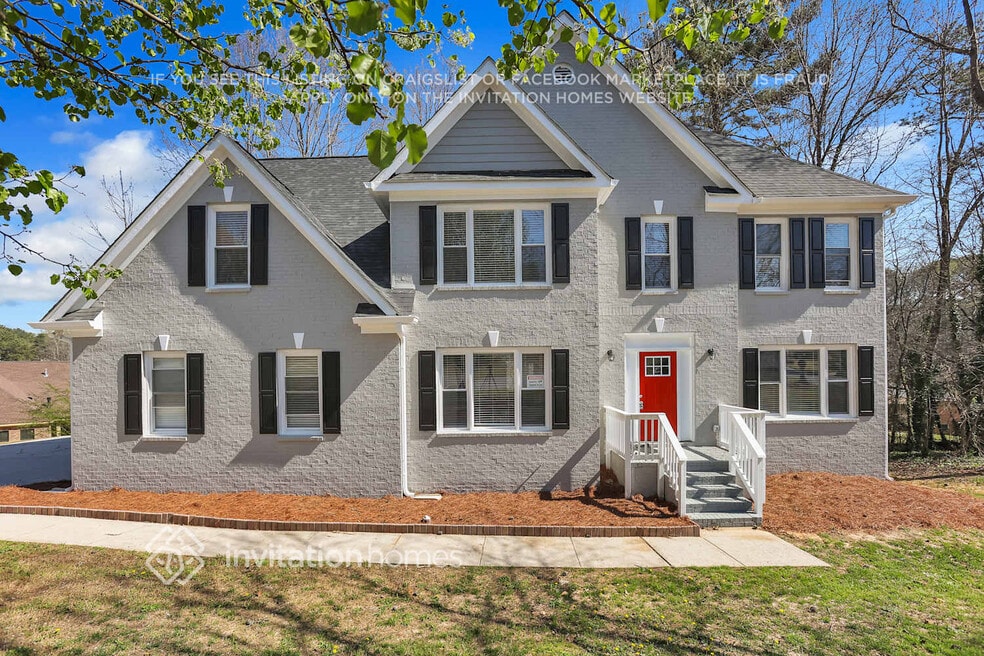 1810 Collines Ave SW, Atlanta, GA 30331 - photo 1