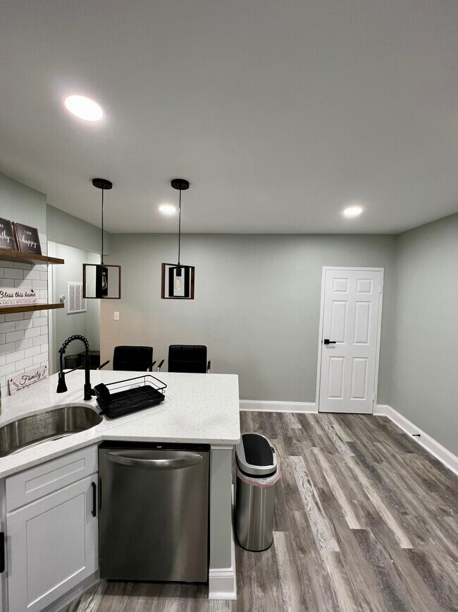 944 5th St, Laurel, MD 20707 - photo 2